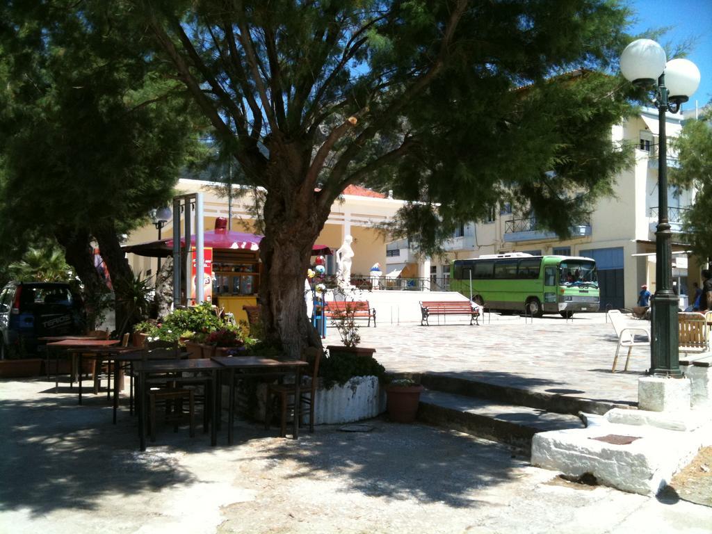 Lydia Mare Agios Kirykos Exterior foto